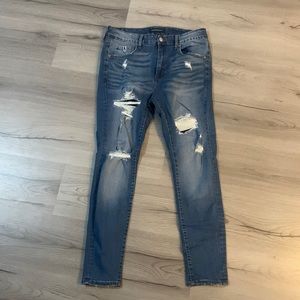 Women’s Distressed Jeggings